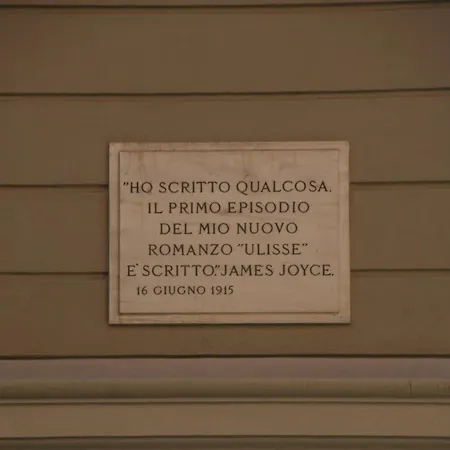 Guesthost - La Casa Di Leopold Bloom Lägenhet *