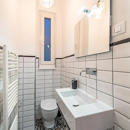 Guesthost - La Casa Di Leopold Bloom Lägenhet Trieste