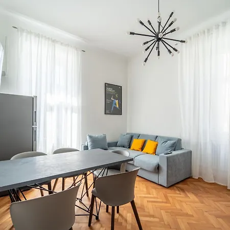 Guesthost - La Casa Di Leopold Bloom * Trieste